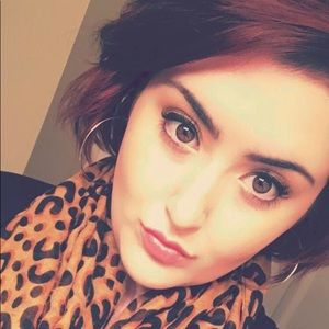 Meet your Posher, Celia